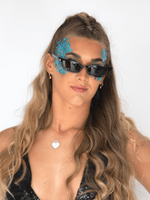 Load image into Gallery viewer, black rave sunglasses
